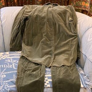 Gorgeous Green Velvet Holiday Pant Suit